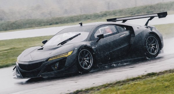 Acura NSX GT3 проходит публичные испытания