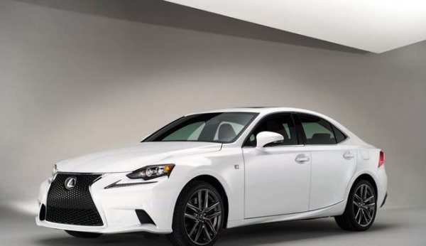 Новый Lexus CT второго поколения получит систему автопилота