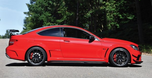 Mercedes-Benz C63 AMG Black Series продадут за &#163; 150 тысяч