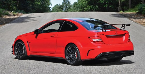 Mercedes-Benz C63 AMG Black Series продадут за &#163; 150 тысяч