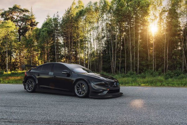 Volvo S60 Polestar TC1 выглядит еще злее в карбоновом исполнении