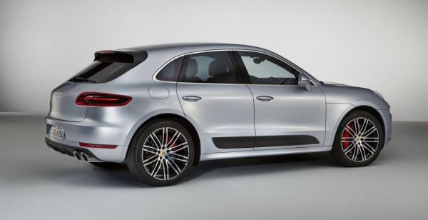 Мощность кроссовера Porsche Macan Turbo увеличилась до 440 «лошадок»