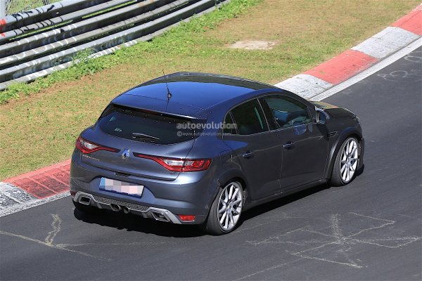 Renault Megane RS 2018 в кузове от Megane GT тестируется на Нюрбургринге