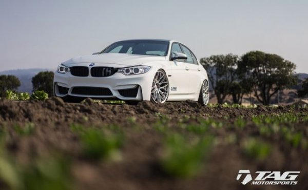 Alpine White BMW M3 оборудовали кастомными дисками HRE RC100