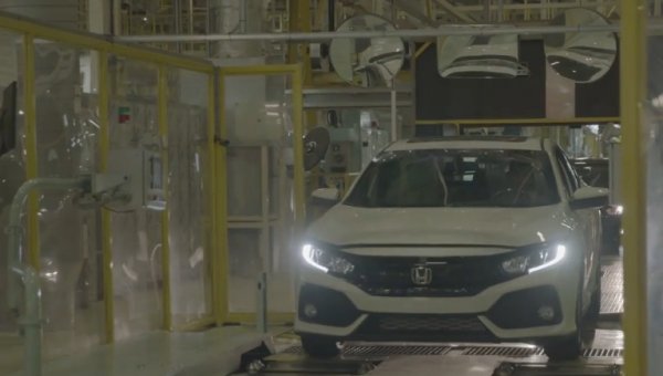 Honda засняла сборку хэтчбека Civic 2017 на видео