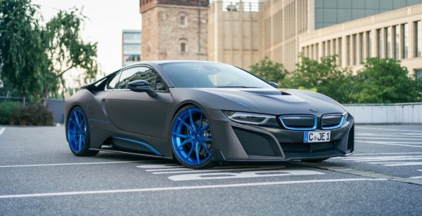 GSC показала свою версию BMW i8