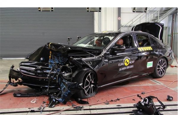 Mercedes-Benz E-Class заработал высший был краштестов EuroNCAP