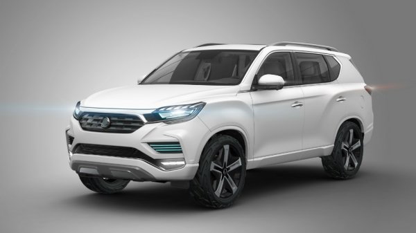 SsangYong представил концепт премиально внедорожника Rexton в Париже