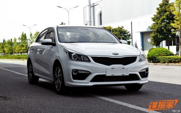 В сети рассекречена внешность Kia Rio второго поколения