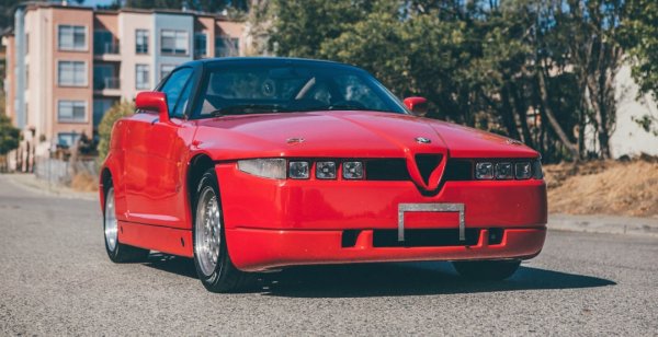 Спорткар Alfa Romeo SZ 1991 выставлен на интернет-аукцион