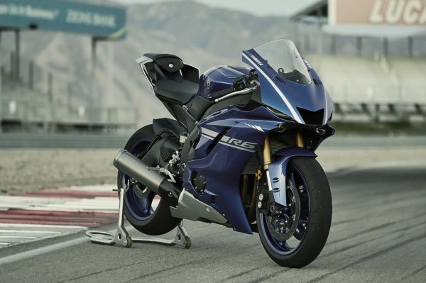 Yamaha представила новый спортбайк YZF-R6 ABS 2017