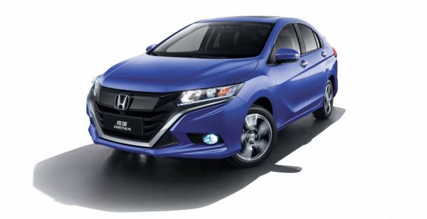 Honda показала обширную галерею хэтчбека Gienia