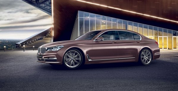 BMW представила седан BMW 7-Series Rose Quartz Edition для Японии