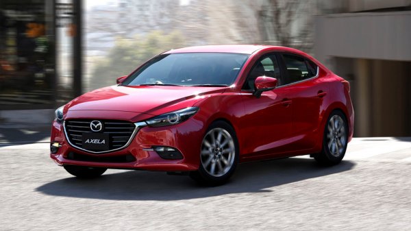 В России появилась доступная базовая версия седана Mazda 3