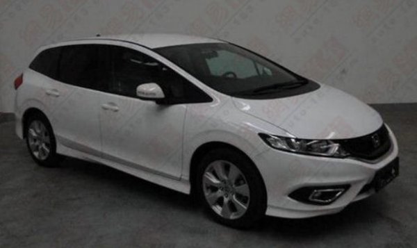 Обновленный Honda Jade запечатлен без камуфляжа