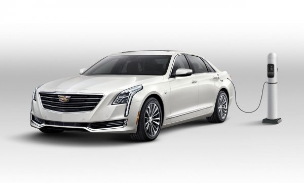 Cadillac показал гибридную версию CT6