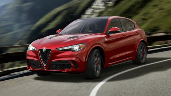 Опубликованы снимки первого кроссовера Alfa Romeo Stelvio