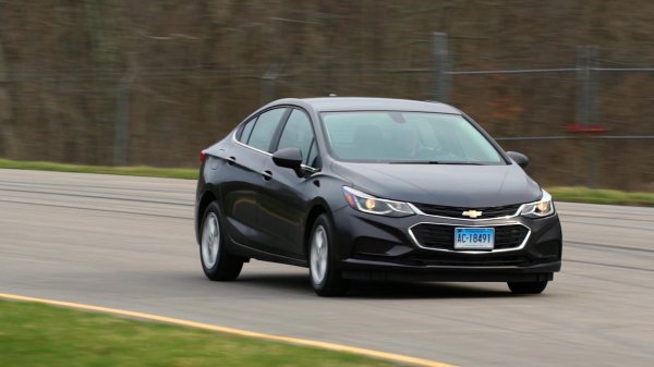 Озвучена стоимость обновленного Chevrolet Cruze 2017