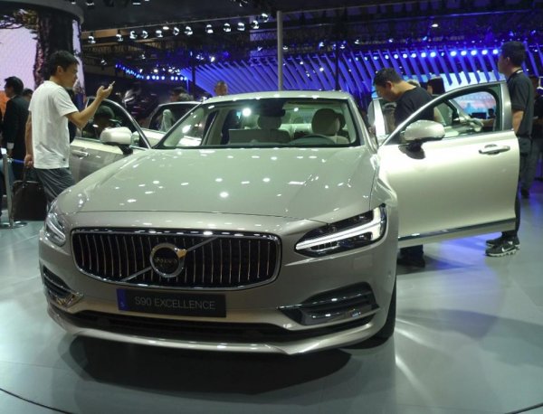 Volvo S90 L Exellence дебютировал на автосалоне в Гуанчжоу