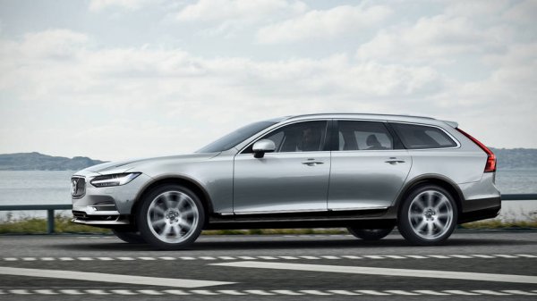 Рассекречены цены универсала Volvo V90 Cross Country для России