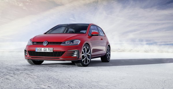 Volkswagen озвучил цены обновленного Golf 2017 года