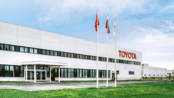 Российский завод Toyota запускает вторую смену