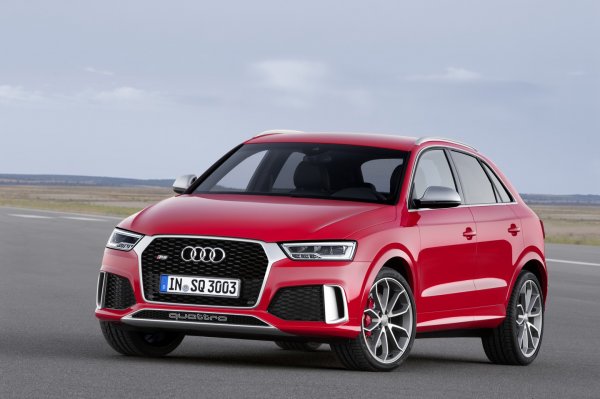 Новое поколение кроссовера Audi Q3 оснастят бензиновым V3