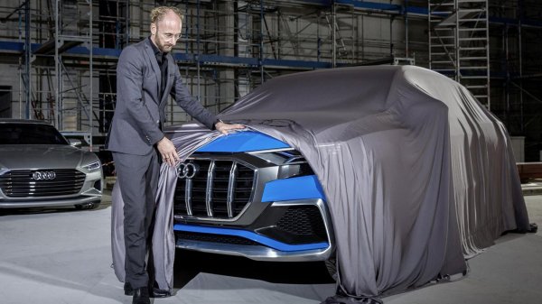 Рассекречена внешность электрического кроссовера Audi Q8 E-Tron