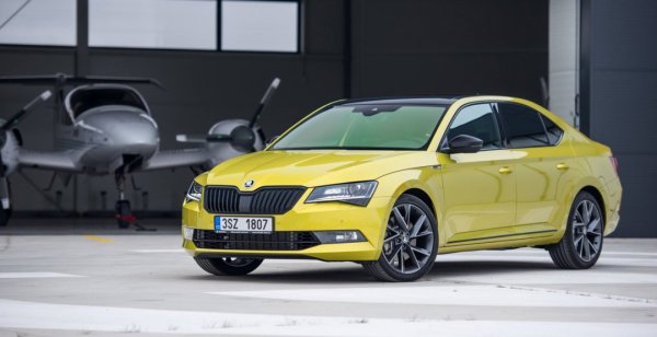 Skoda выложила в сеть обширную галерею модели Superb