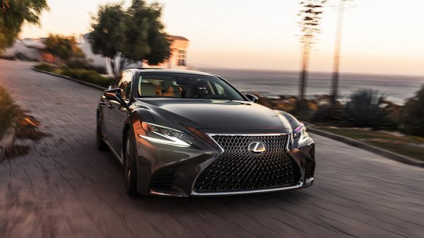 Флагманский седан Lexus LS дебютировал в Детройте