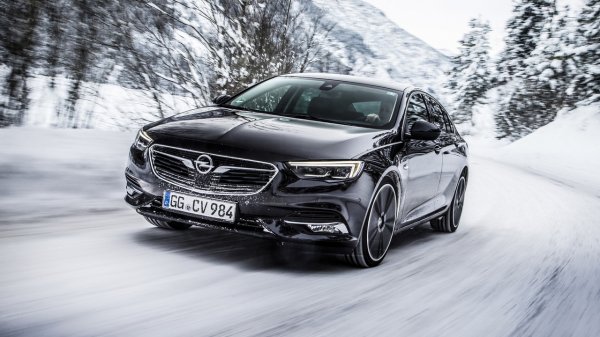 Opel Insignia Grand Sport получил полноприводную систему