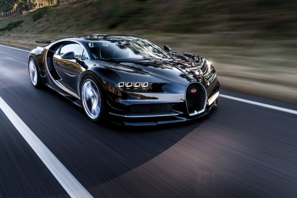 В России появился первый экземпляр Bugatti Chiron