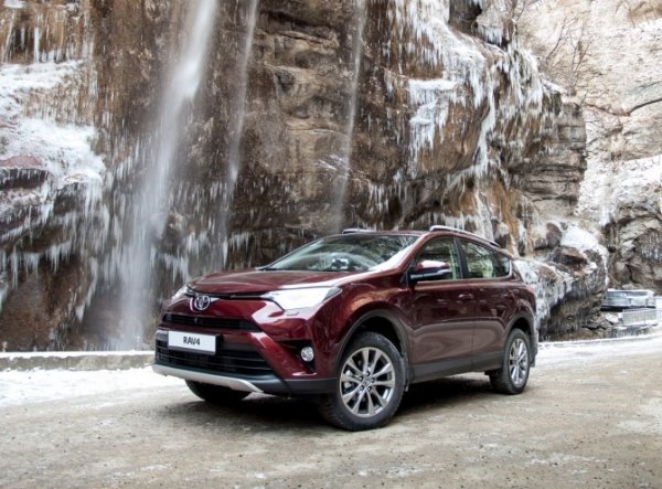 Toyota RAV4 стала лидером продаж на Дальнем Востоке в 2016 году