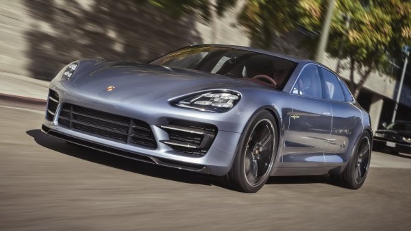 В Женеве представят новый универсал Porsche Panamera Sport Turismo