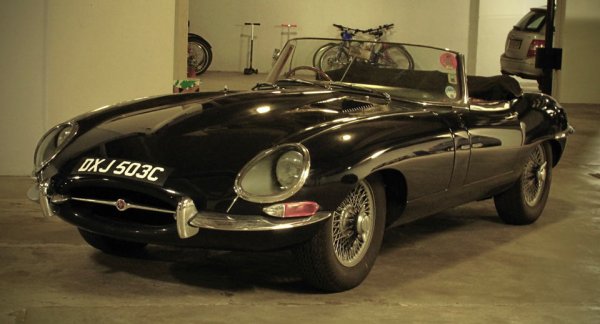 Jaguar E-Type 1965 года выпуска уйдет с молотка за $ 124 000