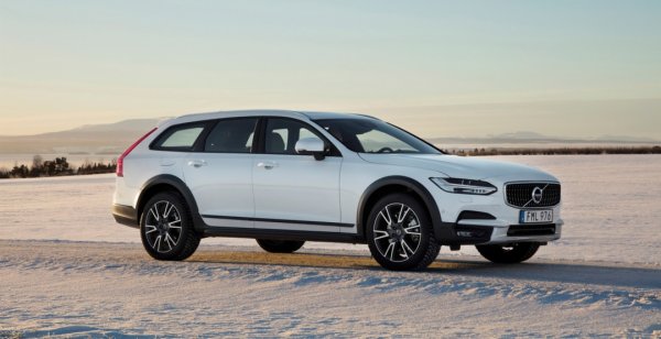 Volvo празднует 20-летний юбилей своих полноприводных моделей