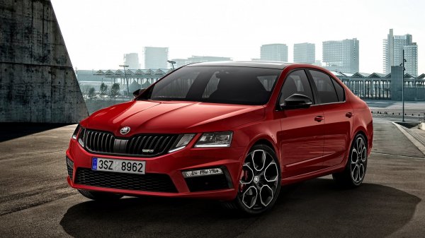 Озвучены российские цена на Skoda Octavia в версиях RS и Scout