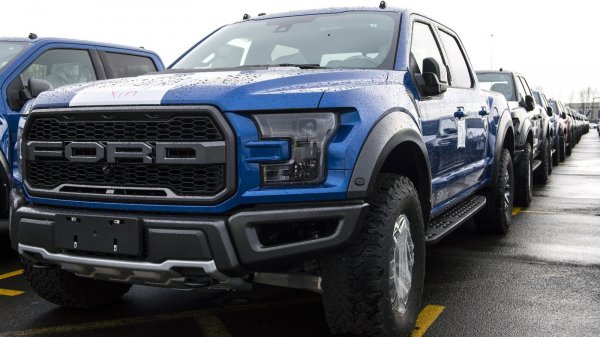 Пикапы Ford F-150 Raptor впервые отправились на экспорт в Китай