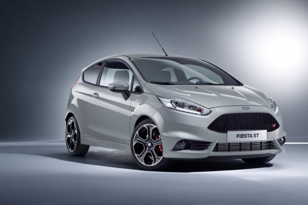 Британское издание проводит конкурс на бесплатное использование Ford Fiesta ST200 на целых 3 месяца