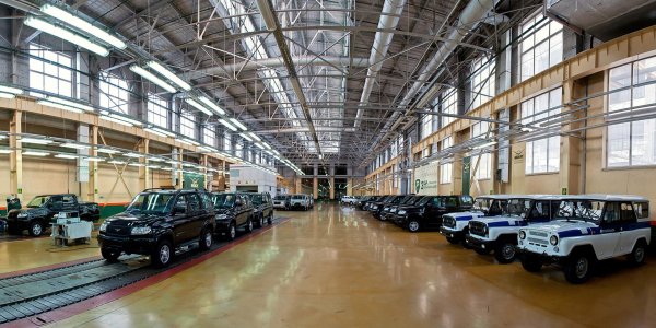 Производство автомобилей УАЗ сократилось на 8% в 2016 году