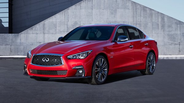 В Женеве дебютировала новая генерация седана Infiniti Q50