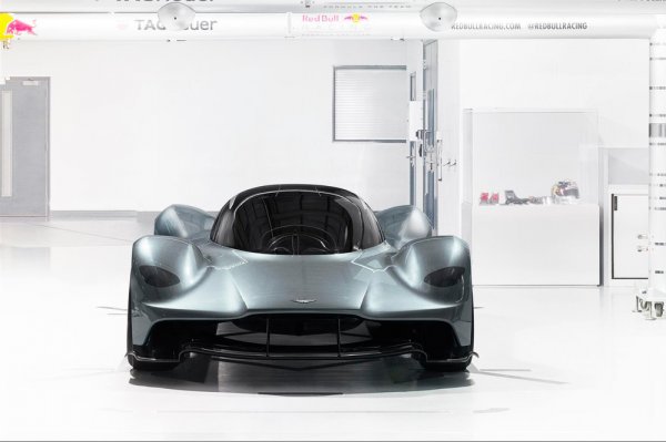 Aston Martin и Red Bull назвали совместно произведенный гиперкар Valkyrie