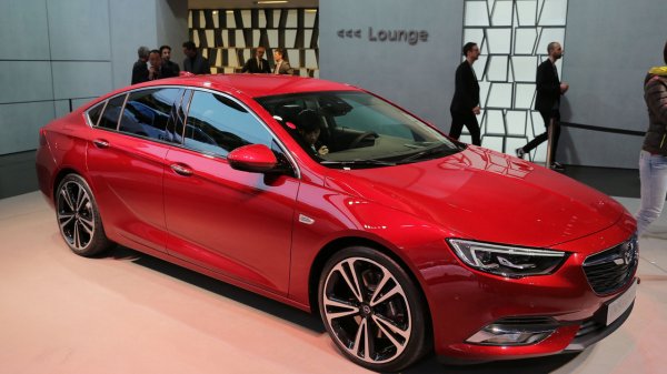 Обновленный Opel Insignia дебютировал в Женеве