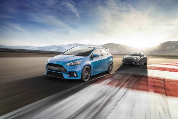 Компания Ford в США продает по 16 экземпляров Focus RS ежедневно