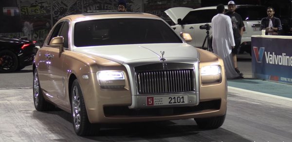 Rolls-Royce Ghost в Катаре показал всю мощность на дрэговой дистанции