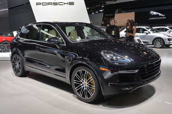 Обновленный Porsche Cayenne получит модификацию Turbo S E-Hybrid