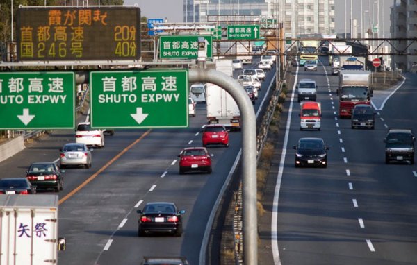 Пожилым водителям в Японии предложили скидку 15% на похороны в обмен на водительские права