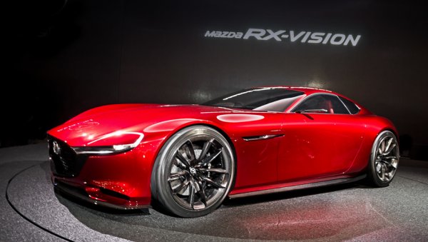 Дебютный электрокар от Mazda представят в 2019 году