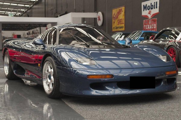 На торги выставлен уникальный спорткар Jaguar XJR-15 1991 года выпуска