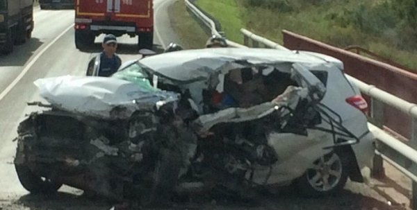 Toyota RAV4 после ДТП разорвало в клочья на трассе «Тюмень – Тобольск»